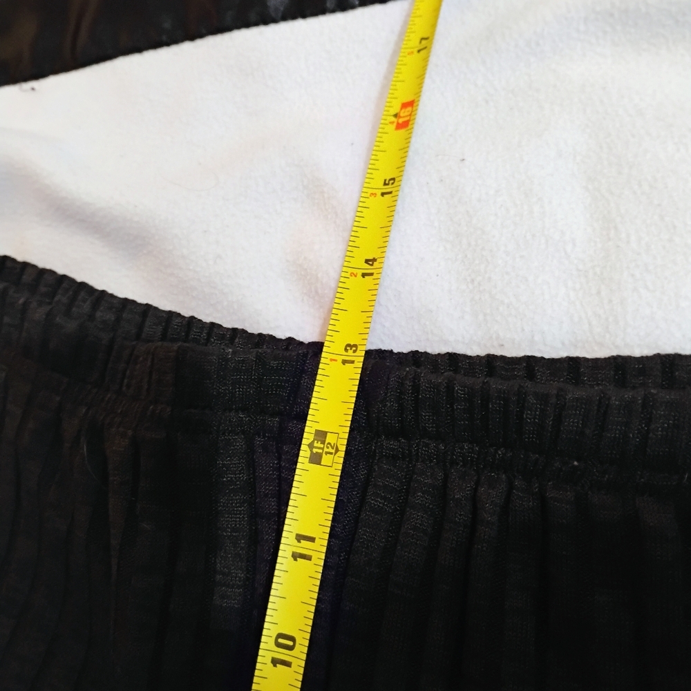Elegant Black Ribbed Wide Leg Pants - Picture 8 of 9
